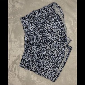 Stretchy comfy shorts with pockets